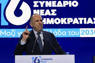 Γεραπετρίτης στο συνέδριο της ΝΔ: «Η Ελλάδα δείχνει τη δύναμή της παντού»